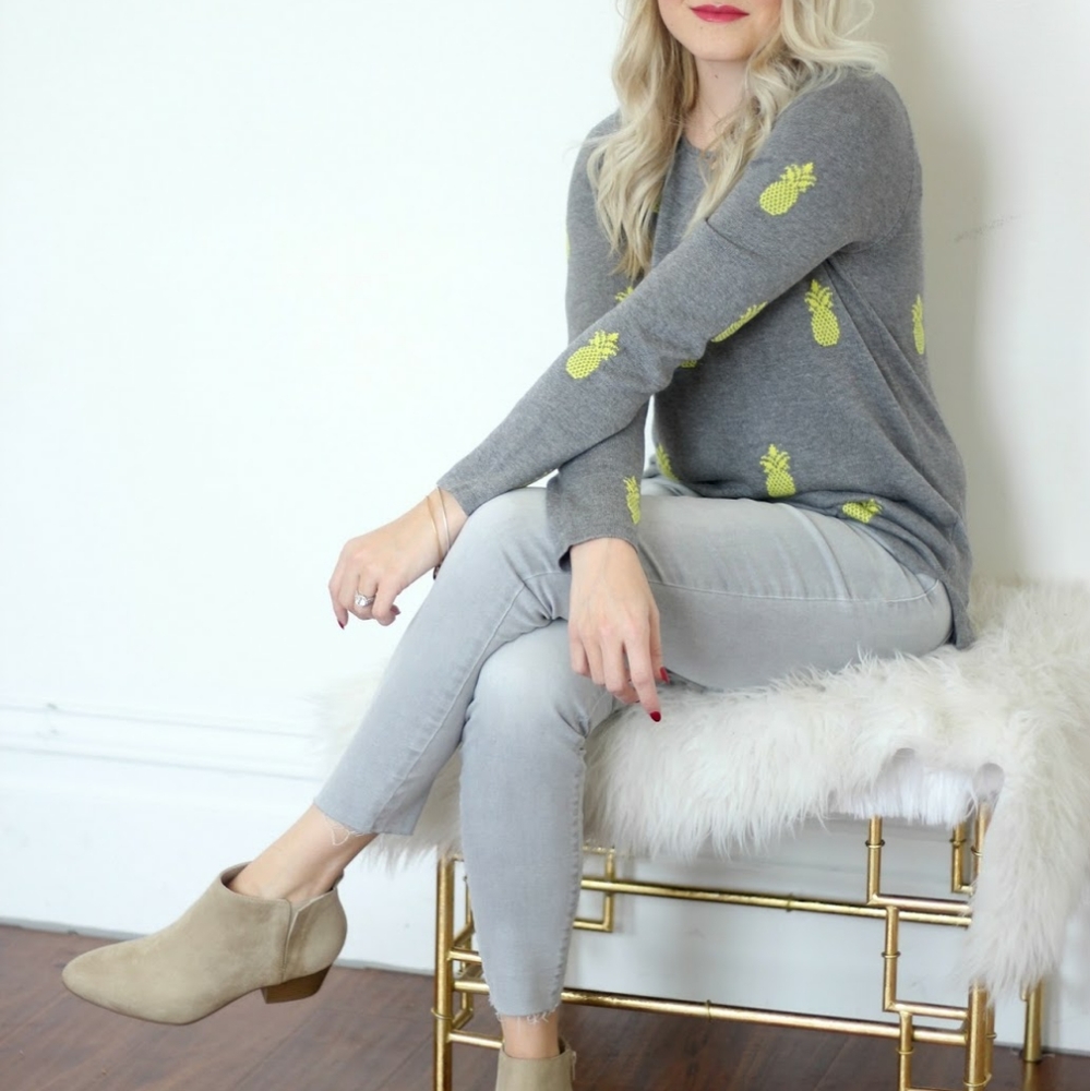 Old Navy Pineapple Grey Yellow Seater size large